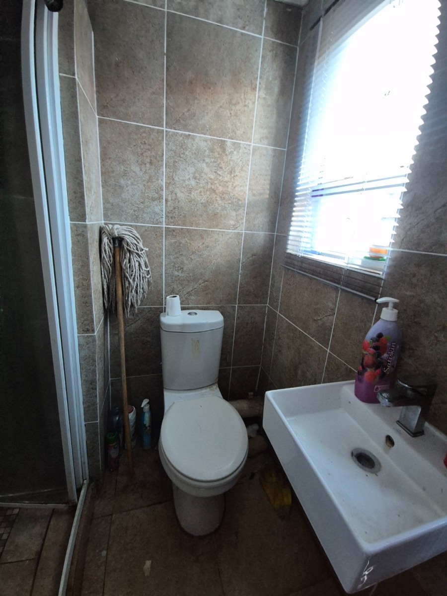 2 Bedroom Property for Sale in Zwide Eastern Cape